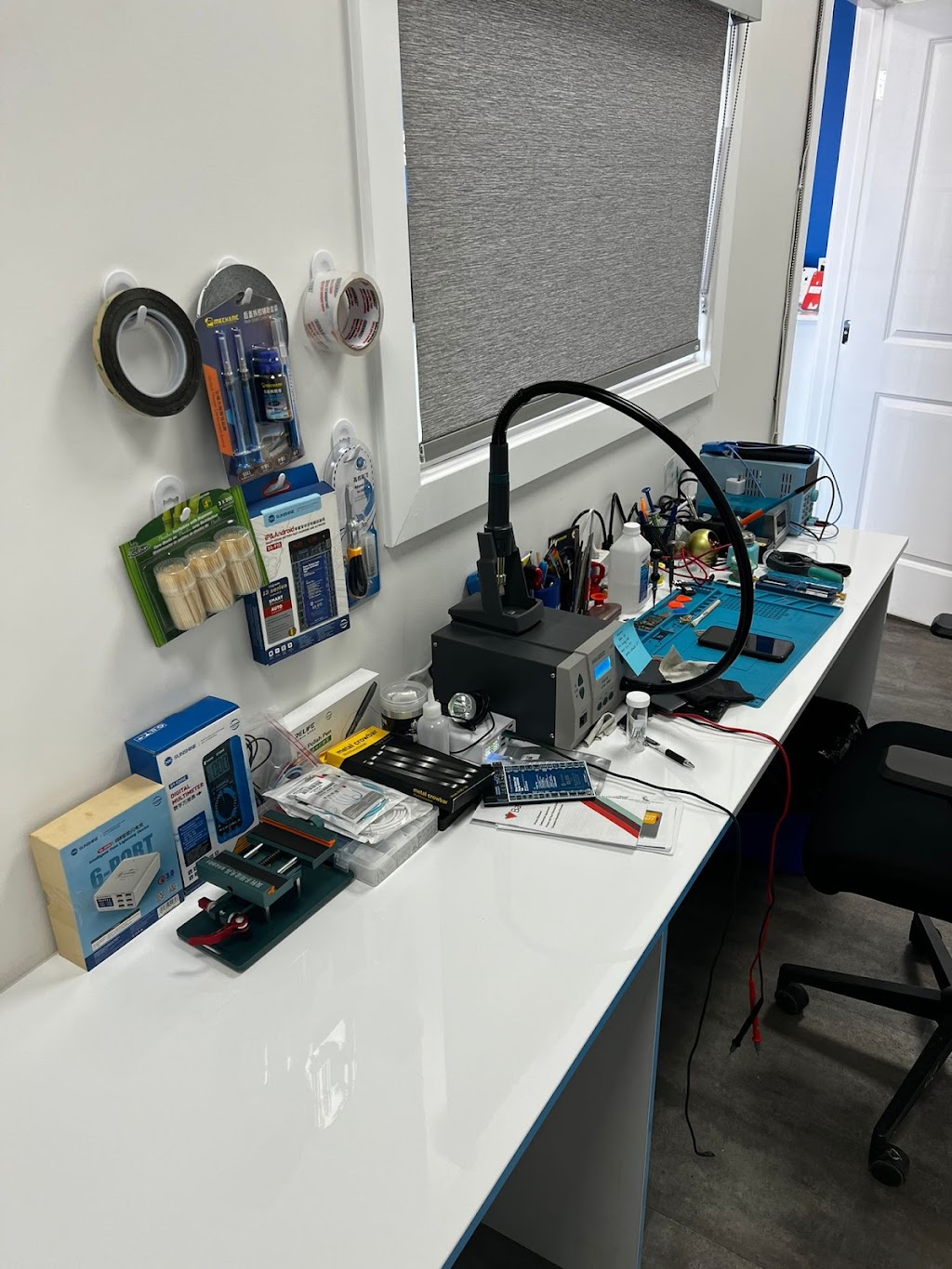 Sellphone Lab - Cellphone/Computer Repairs & Accessories Store | 36 Riverglen Dr SE, Calgary, AB T2C 4L5, Canada | Phone: (403) 430-2222