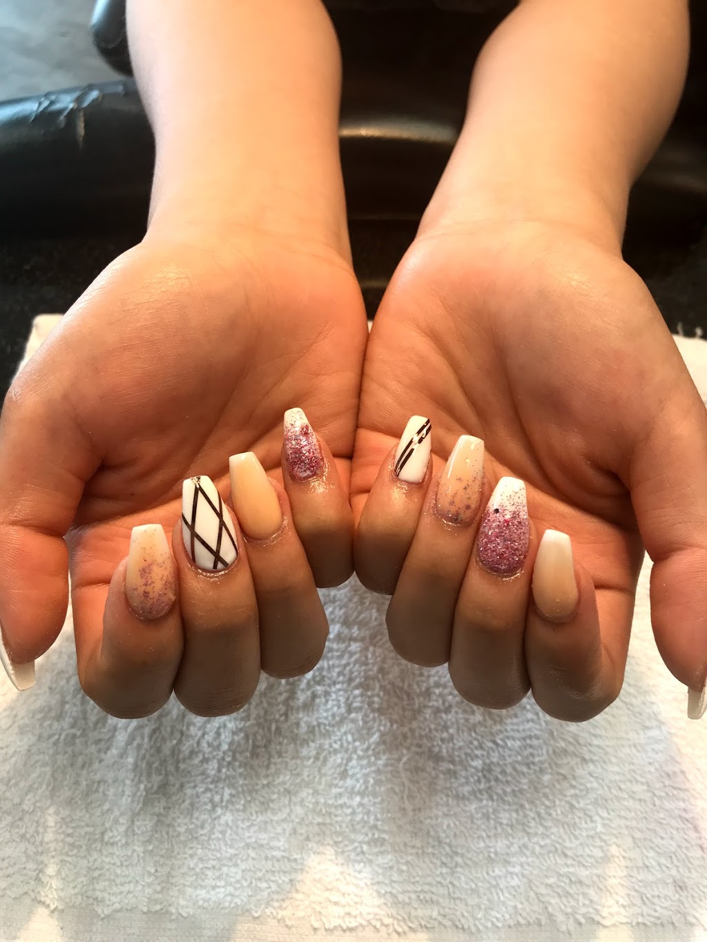 Chic Nails & Spa | 75 Goulet St, Winnipeg, MB R2H 0R5, Canada | Phone: (204) 777-2442