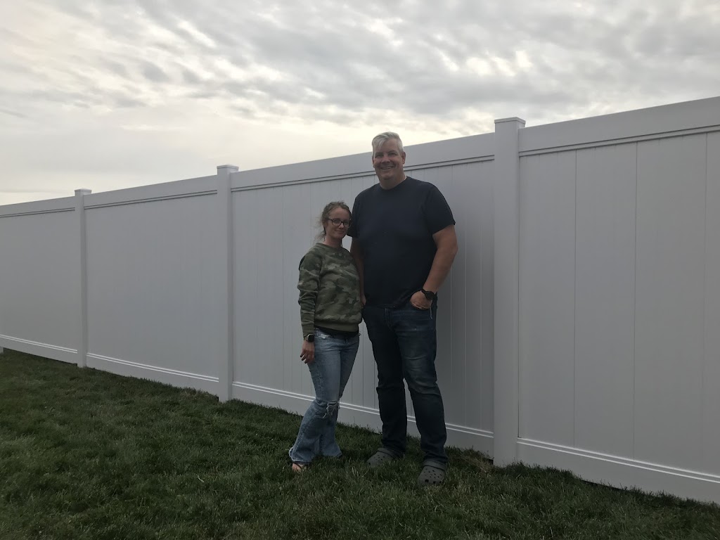 Top Notch Fence Co. | 667 Gloria St, Blyth, ON N0M 1H0, Canada | Phone: (519) 291-8456