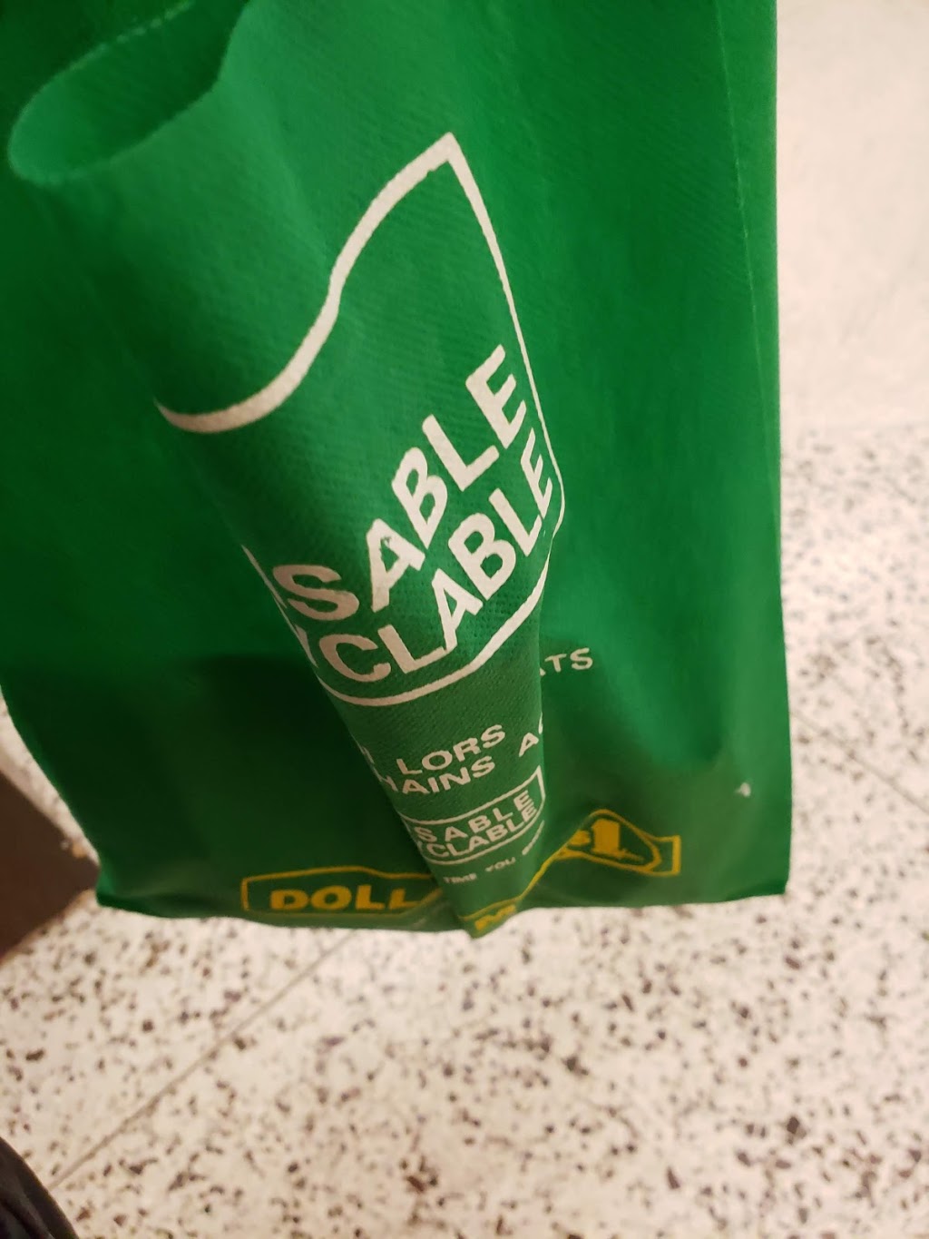 Dollarama | Achat Domaine, 3235 Avenue de Granby, Montréal, QC H1N 2Z7, Canada | Phone: (514) 257-9657