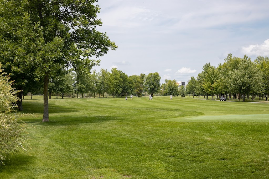 Les Clubs De Golf Banlieue ouest | 1350 Rue Principale, Saint-Zotique, QC J0P 1Z0, Canada | Phone: (450) 267-3666