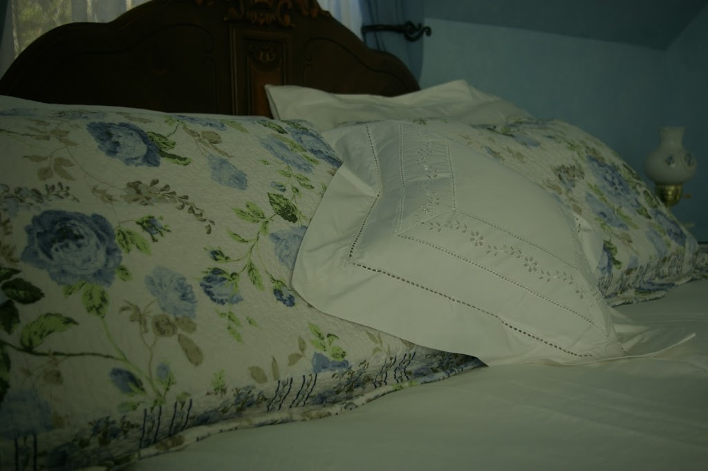 Holmesdale House | 1058 Holmesdale St, Duncan, BC V9L 4Y7, Canada | Phone: (250) 597-1502