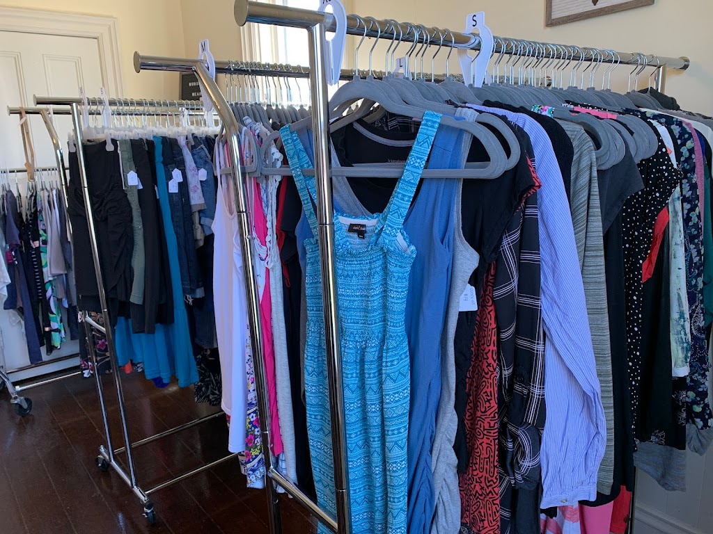 Mom to Mom Maternity Wear | 2449 ON-11, Oro-Medonte, ON L4N 7R9, Canada | Phone: (705) 791-8729