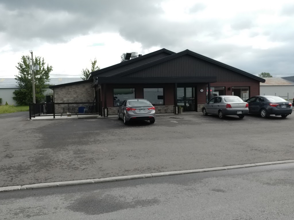 Resto Pub Chez Nanie | 295 Boulevard Daniel Johnson, Saint-Pie, QC J0H 1W0, Canada | Phone: (450) 772-6464
