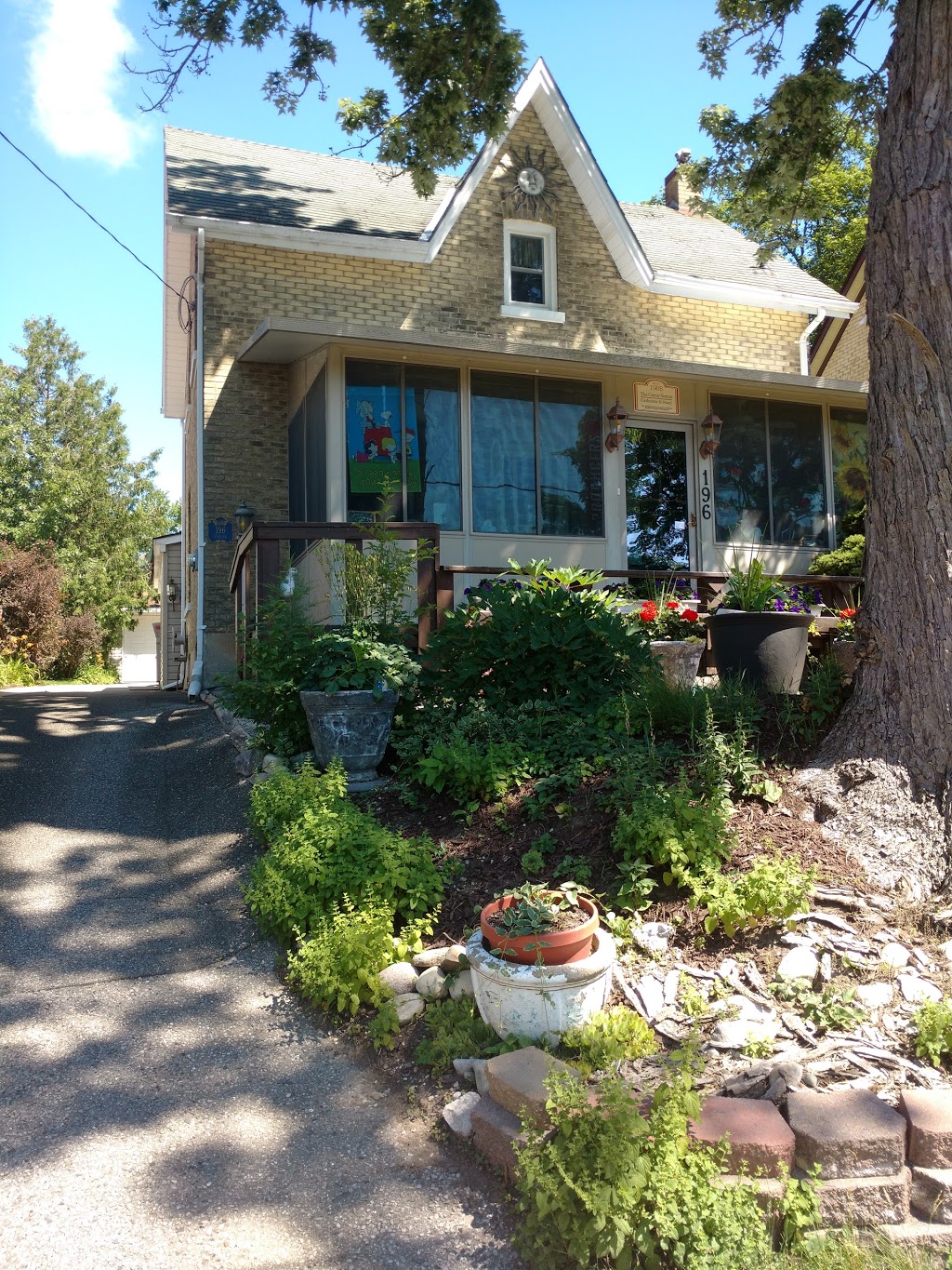 A Place Somewhere Bed and Breakfast | 196 William St, Stratford, ON N5A 4Y3, Canada | Phone: (519) 273-2157