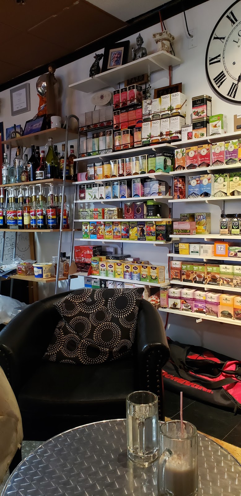 SippChai Café Clearbrook Plaza | 2655 Clearbrook Rd #180, Abbotsford, BC V2T 2Y6, Canada | Phone: (604) 859-0074