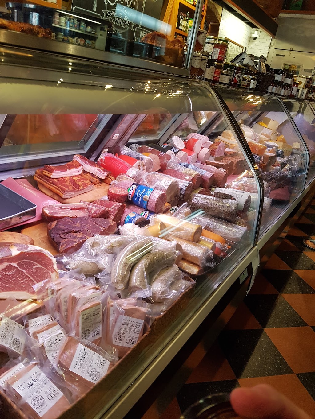 Ullrichs | 214 Pembroke St W, Pembroke, ON K8A 5N2, Canada | Phone: (613) 735-6025