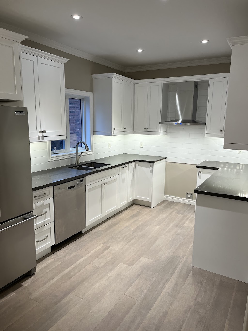 Rockland Renovations | 28 Mills Cir, Midhurst, ON L9X 0J7, Canada | Phone: (705) 794-3939