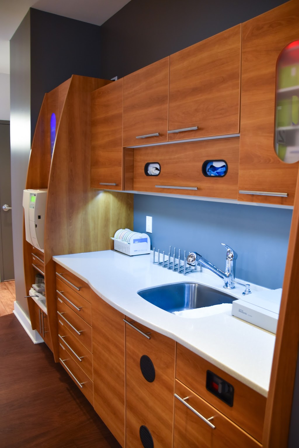 Clinique dentaire Lapinière-Chevrier | 6705 Boulevard Chevrier bureau 108, Brossard, QC J4Z 3T9, Canada | Phone: (450) 926-2244