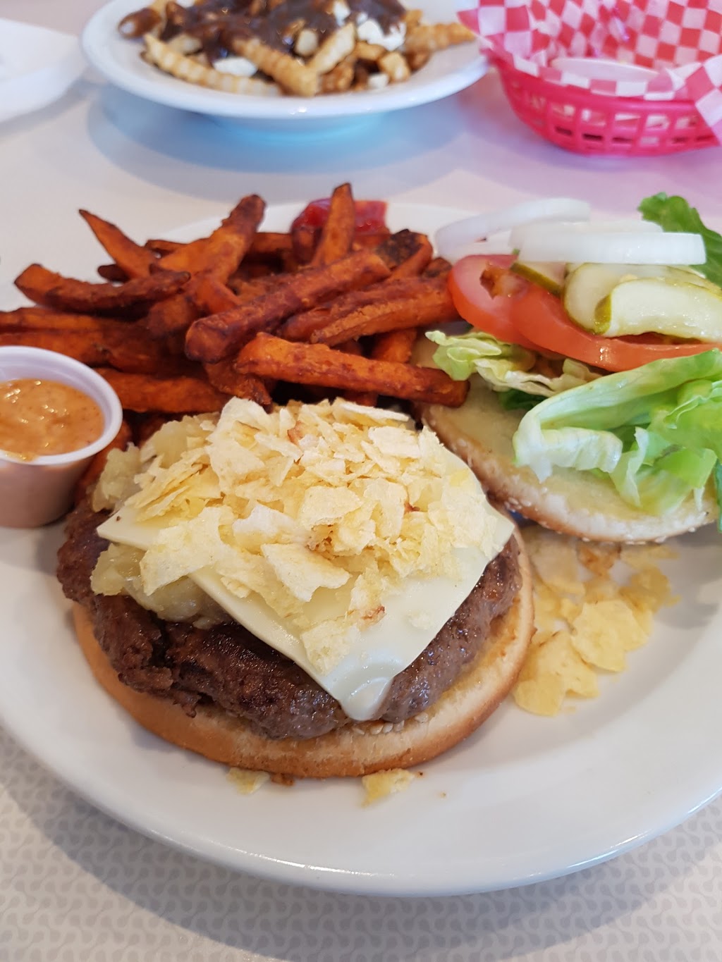 Route 42 Diner and Dairy Bar | 2825 County Rd 42, Windsor, ON N0R 1L0, Canada | Phone: (519) 966-5992