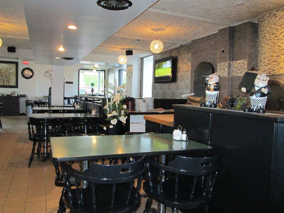 Le Cordon | 150 Rue Notre-Dame Ouest, Lachine, QC H8R 1H1, Canada | Phone: (514) 363-5555
