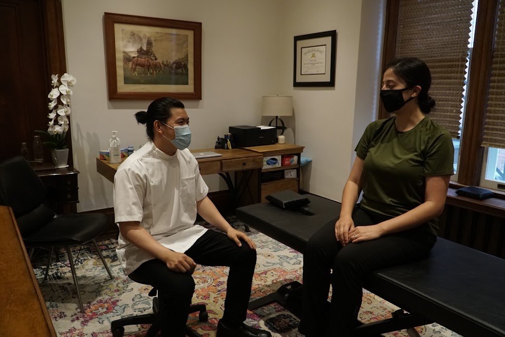 Bryan Lok Osteopathy | 2 Lyall Ave, Toronto, ON M4E 1V8, Canada | Phone: (647) 794-1613