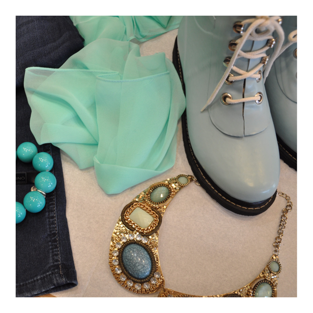 Lanas Boutique | 100 Bronte Rd Unit 5, Oakville, ON L6L 6L5, Canada | Phone: (905) 847-8148