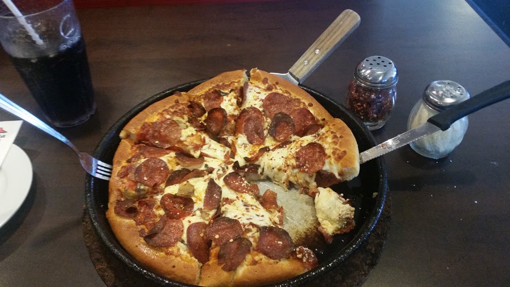 Pizza Hut | 39 Warne Crescent, Kingston, ON K7L 4V4, Canada | Phone: (613) 531-9540