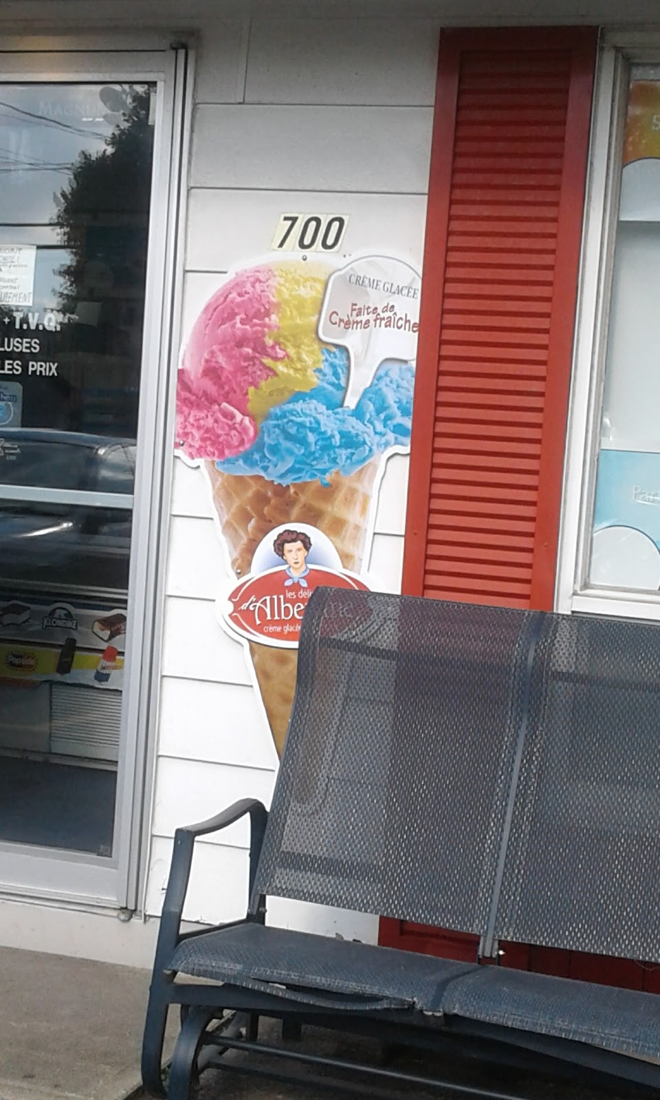 Milk Bar Eskimo | 700 Boulevard dIberville, Saint-Jean-sur-Richelieu, QC J2X 3Z7, Canada | Phone: (450) 545-1164