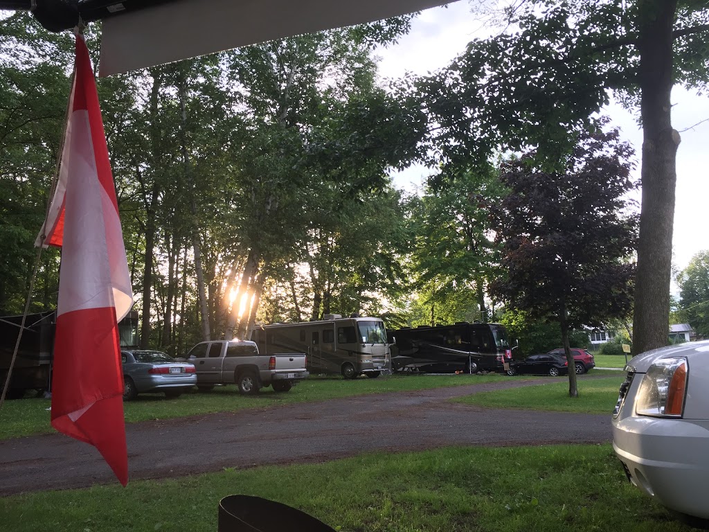 Ottawas Poplar Grove Campground/ RV Park | 6154 Bank St, Greely, ON K4P 1B4, Canada | Phone: (613) 821-2973