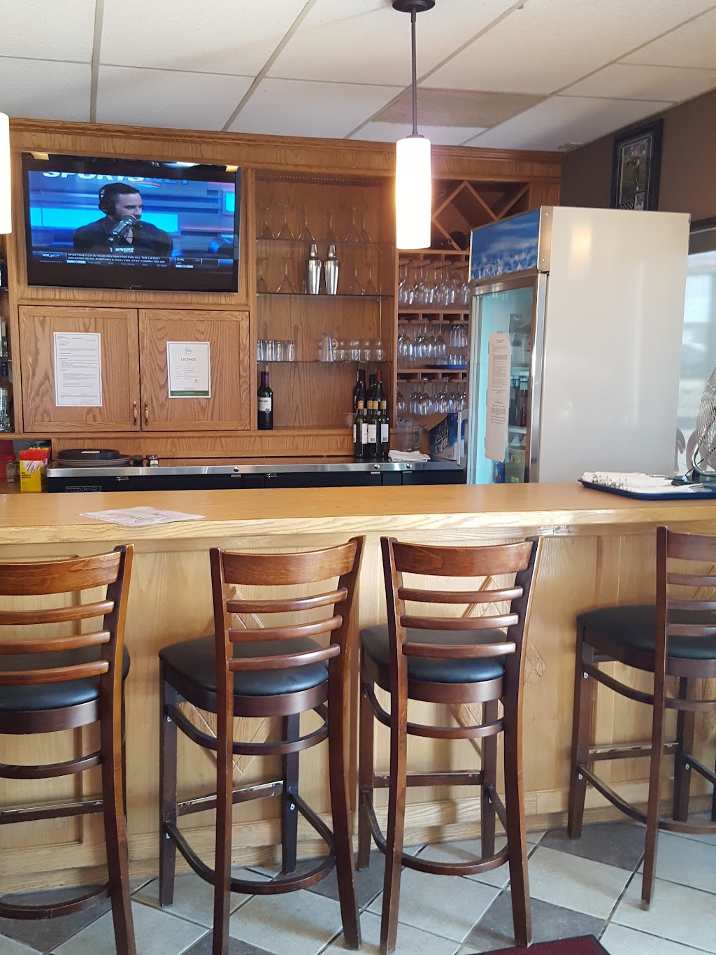 The Right Spot & Grill | 240 Railway Ave W, Rosetown, SK S0L 2V0, Canada | Phone: (306) 882-8888