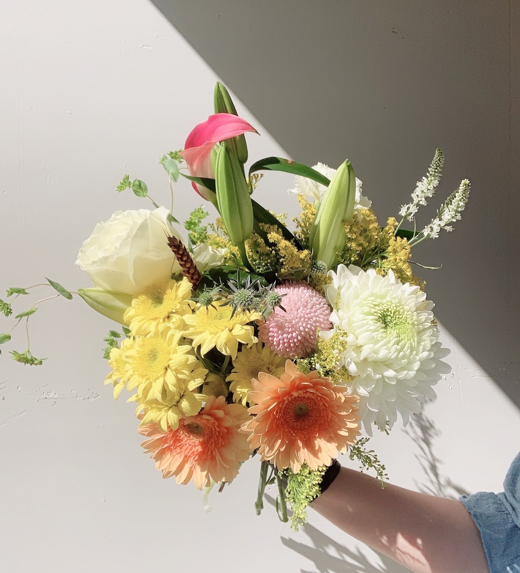 Cicily’s Florist | 11067 Barnston View Rd, Pitt Meadows, BC V3Y 2X3, Canada | Phone: (778) 712-2290