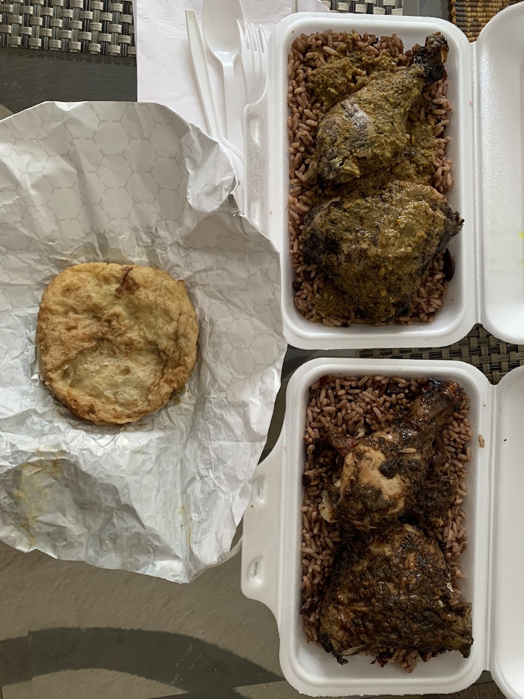 JJs Roti Delight | 5506 Lawrence Ave E, Scarborough, ON M1C 3B2, Canada | Phone: (416) 519-3234
