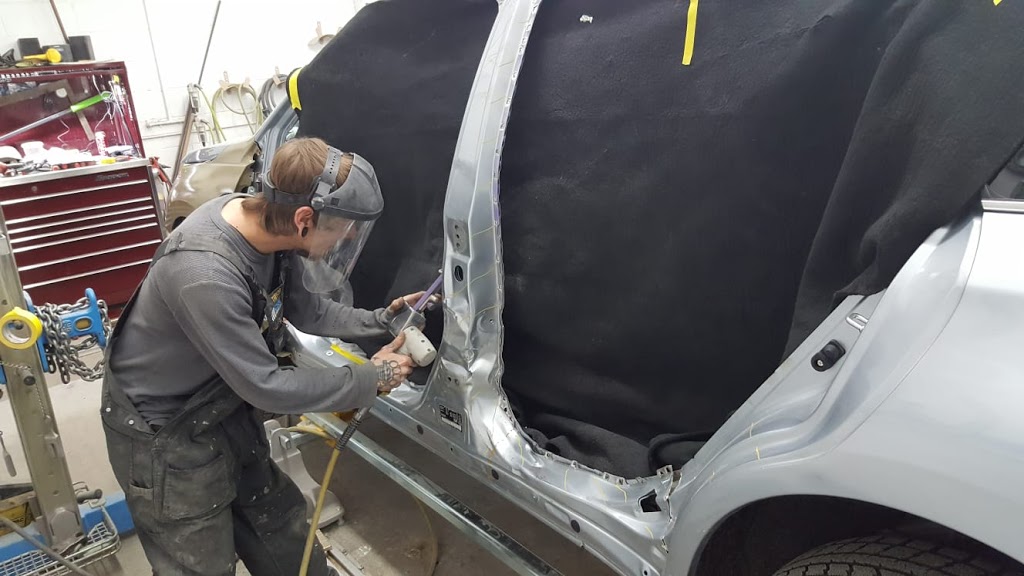 CSN Neighbourhood Auto Body Ltd | 232 Rosetown Ave, Penticton, BC V2A 3J4, Canada | Phone: (250) 492-7882