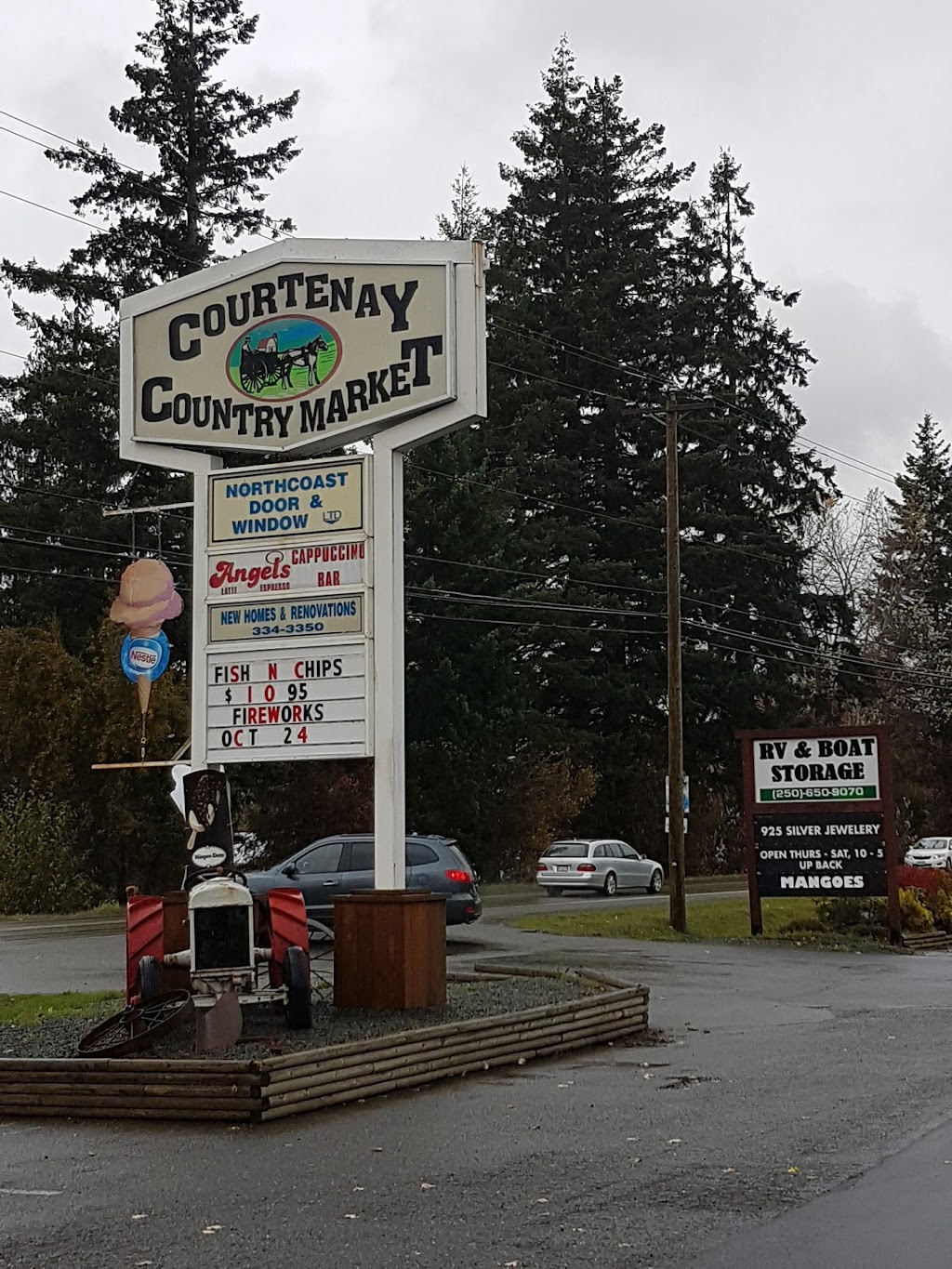 Courtenay Country Market | 5352 N Island Hwy, Courtenay, BC V9J 1M3, Canada | Phone: (250) 871-6327