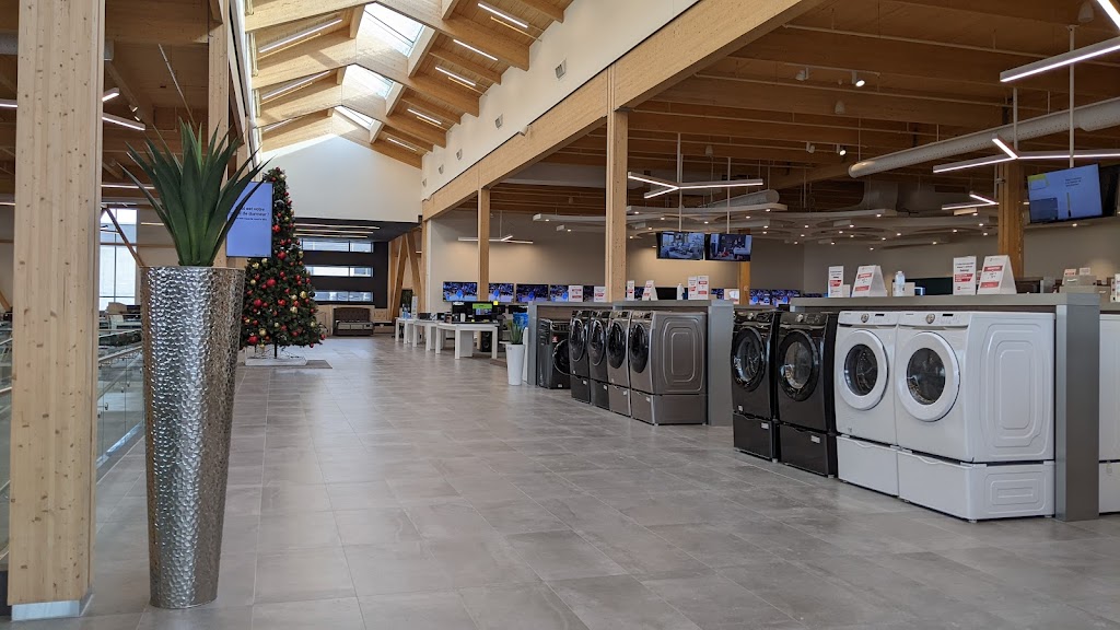 Brault & Martineau | 17600 Route Transcanadienne, Kirkland, QC H9J 3A3, Canada | Phone: (833) 333-0345