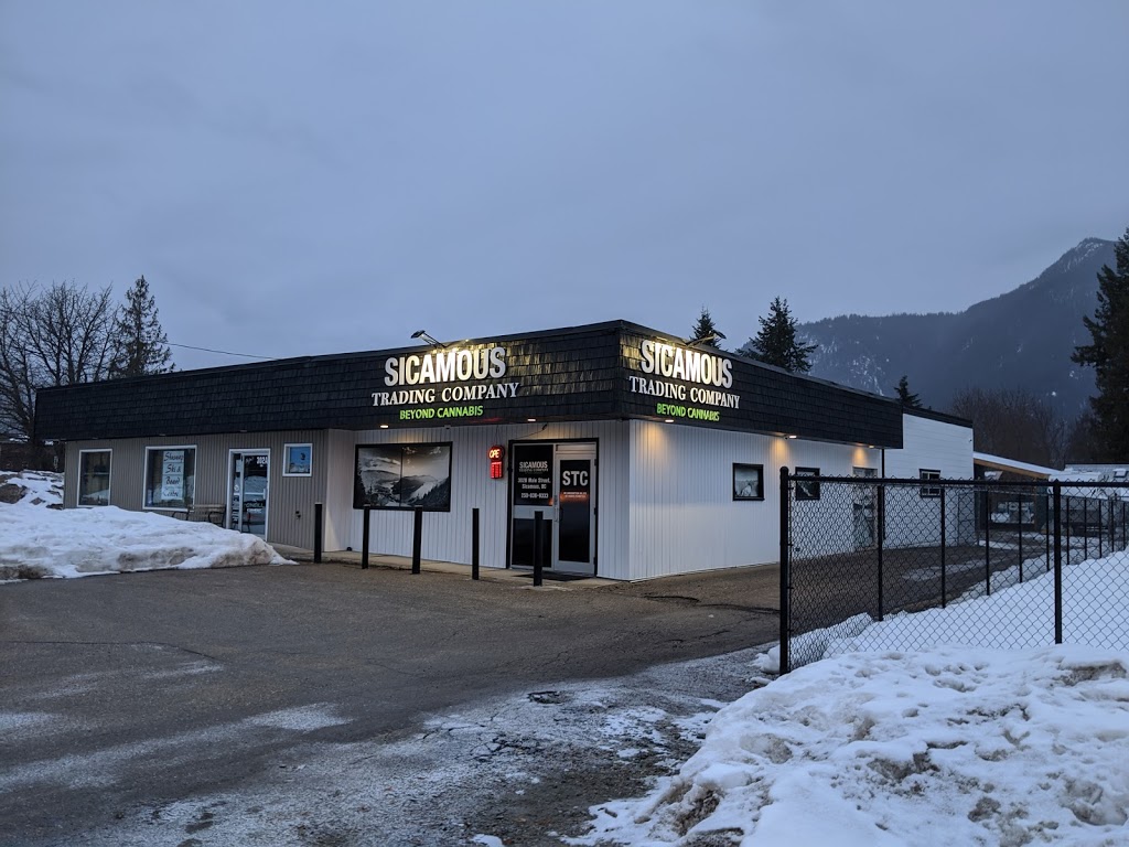 Sicamous Trading Company | Box 46, 302B Main St, Sicamous, BC V0E 2V0, Canada | Phone: (250) 836-9333