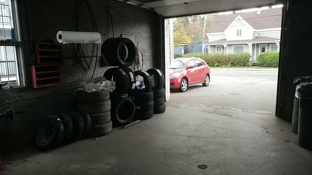 Garage R Morissette Inc | 49 Rue Saint-Lambert, Sherbrooke, QC J1C 0N7, Canada | Phone: (819) 846-2333