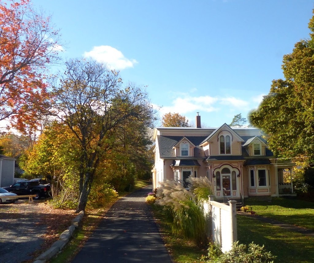 Mahone Bay Nursing Home | 640 Main St, Mahone Bay, NS B0J 2E0, Canada | Phone: (902) 624-8341