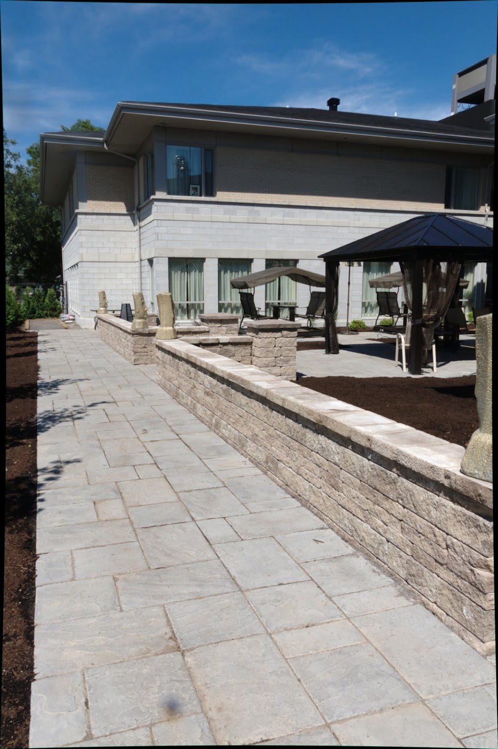 Maison Vilar | 2375 Avenue de Vitré, Québec, QC G1J 5B3, Canada | Phone: (418) 529-3038