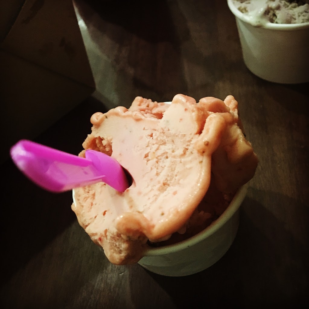 Crazy Cows Ice Cream | 14971 Marine Dr, White Rock, BC V4B 1C3, Canada | Phone: (604) 837-8976