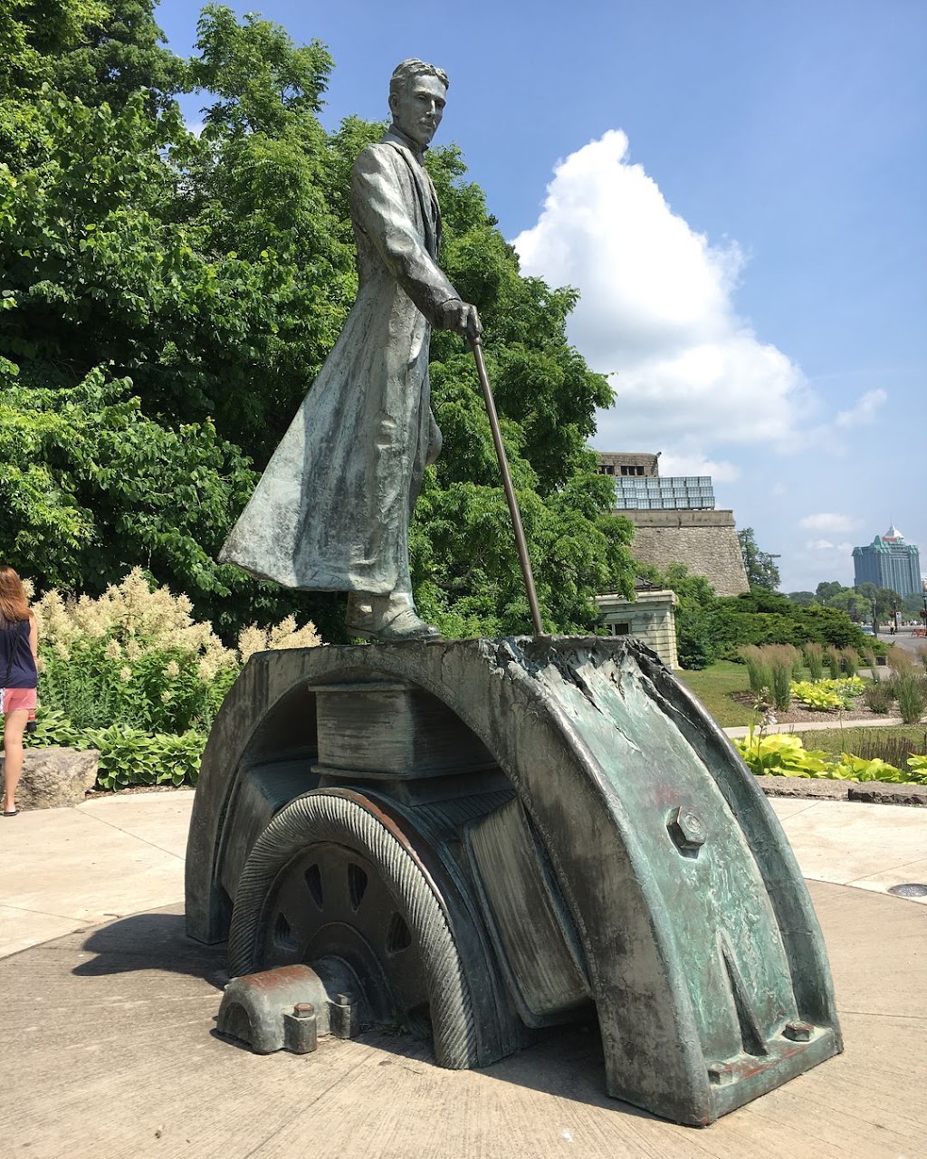 Nikola Tesla Statue | 6342 Niagara Pkwy, Niagara Falls, ON L2G, Canada | Phone: (718) 417-5102