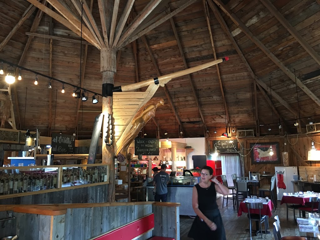 La Queue de Homard | 379 Avenue de Gaspé O, Saint-Jean-Port-Joli, QC G0R 3G0, Canada | Phone: (418) 291-9987