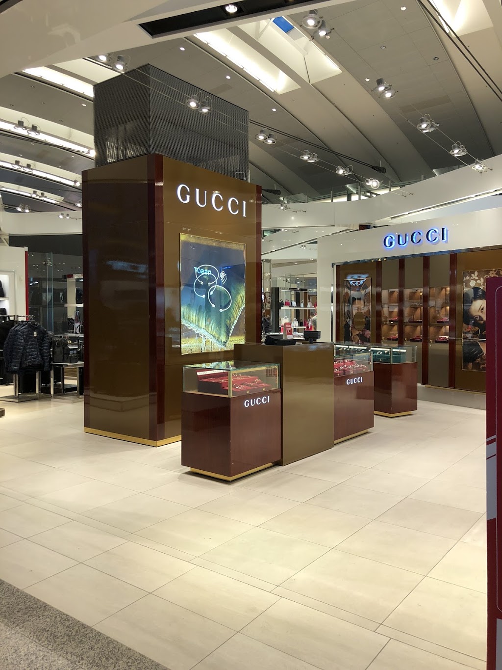 gucci store in mississauga