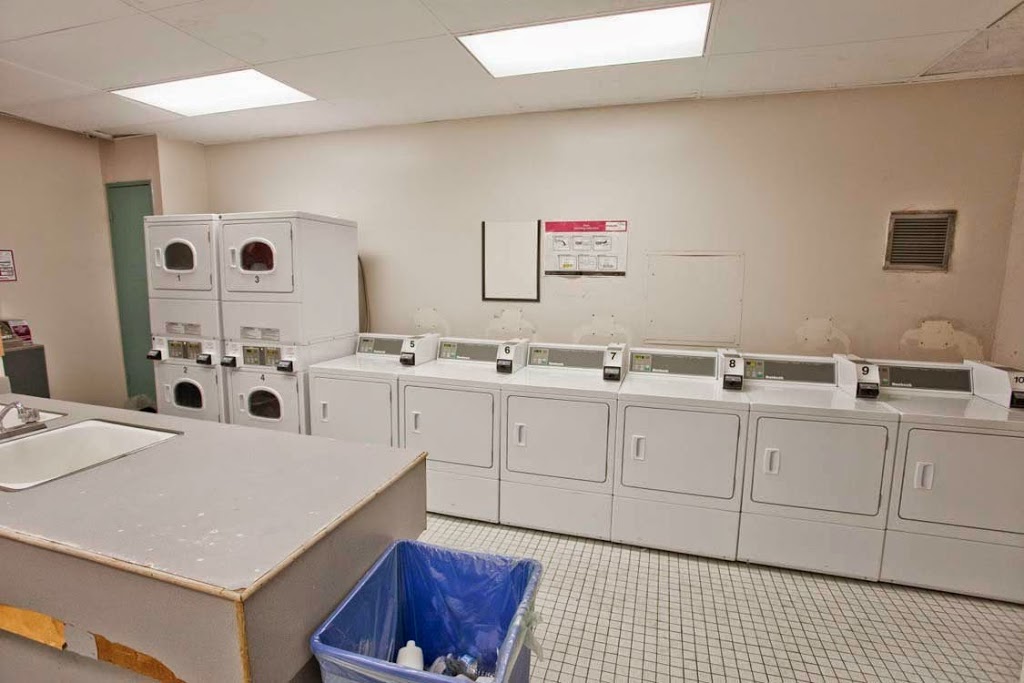 White Oaks Apartments | 1297 Marlborough Ct, Oakville, ON L6H 2R7, Canada | Phone: (905) 815-1628