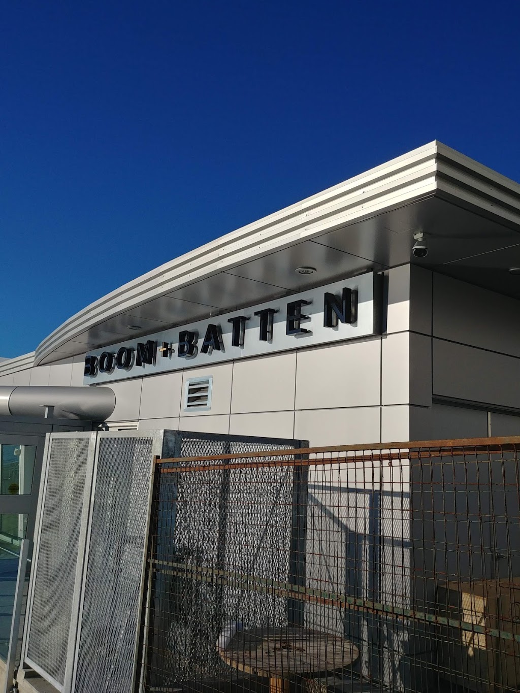 Boom + Batten Restaurant & Cafe | 2 Paul Kane Pl, Victoria, BC V9A 7J8, Canada | Phone: (250) 940-5850