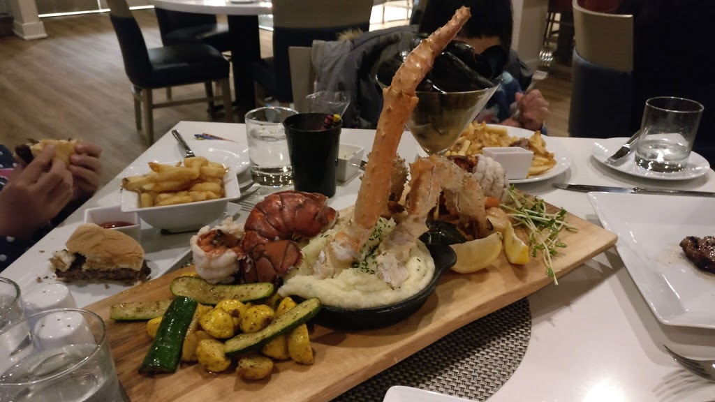 Lakeside Seafood & Grill | 9 Harbour St E, Collingwood, ON L9Y 5B5, Canada | Phone: (705) 446-3274