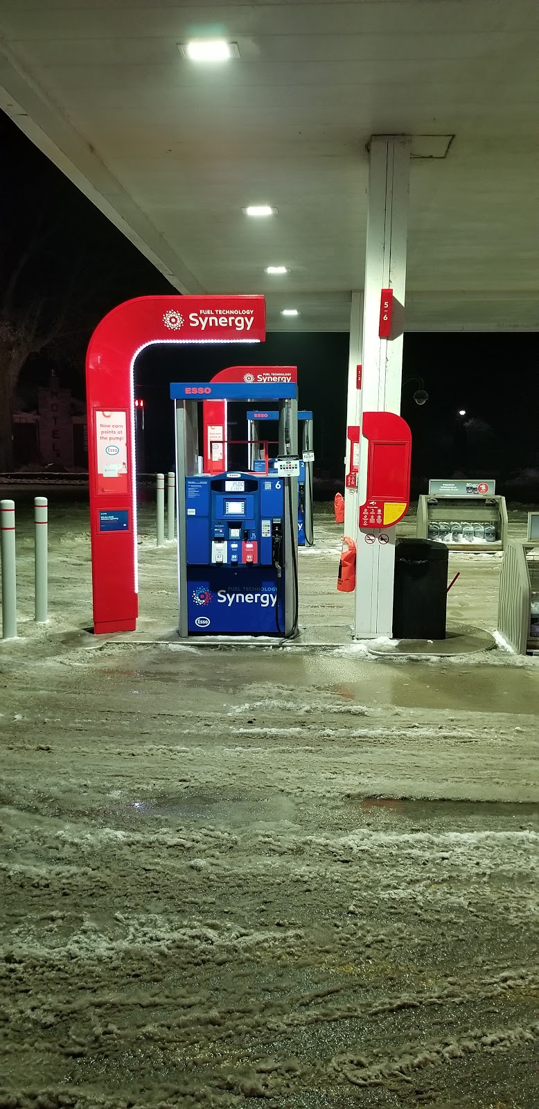 ESSO CIRCLE K | 30 Victoria St S, Tweed, ON K0K 3J0, Canada | Phone: (613) 478-5900