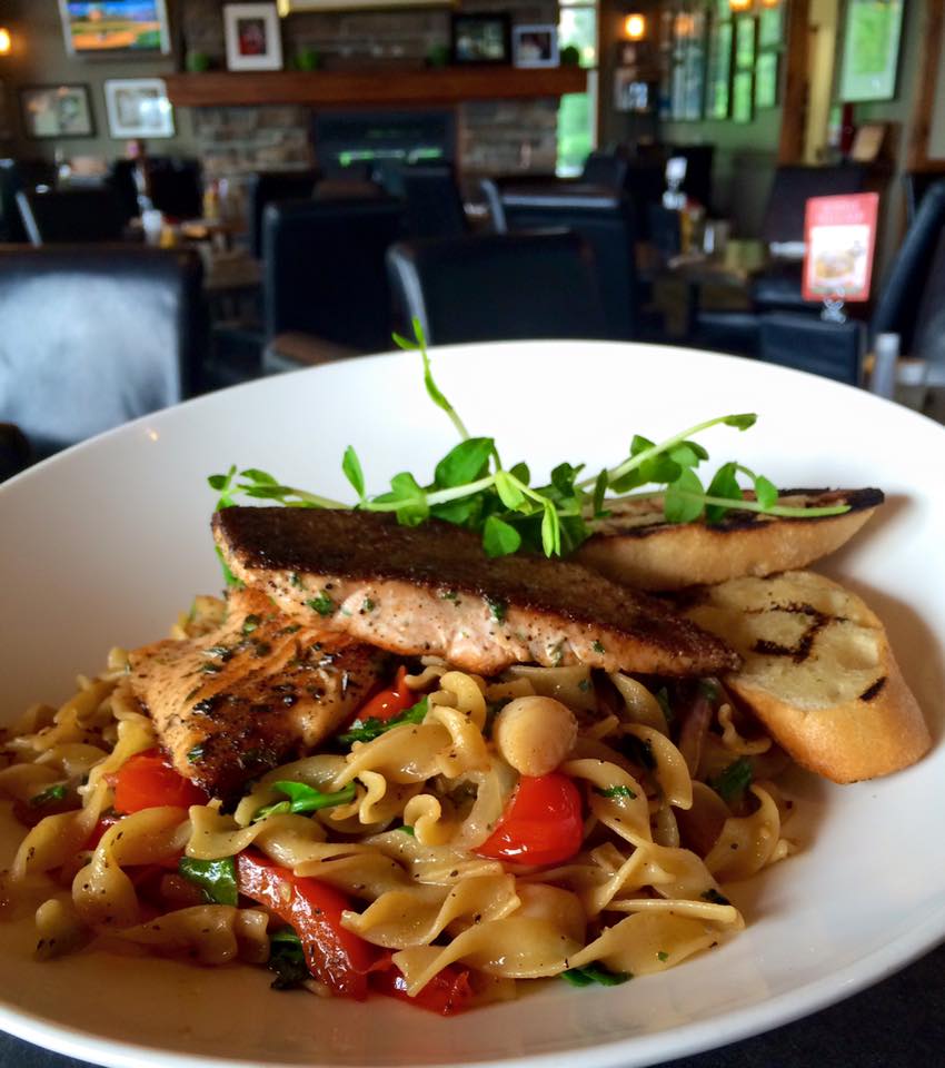 Daves Pub & Grill | 70671 Bluewater Hwy #1, Grand Bend, ON N0M 1T0, Canada | Phone: (519) 238-7363