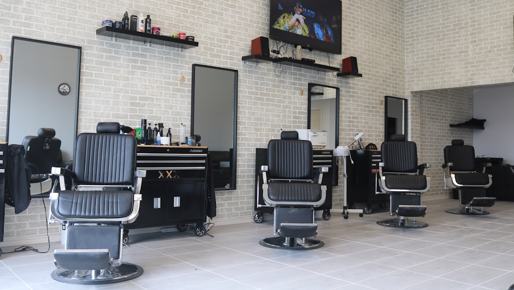 Salon De Barbier Exxxclusive Barbershop | hair care | 66 Rue Dubois #107, Saint-Eustache, QC J7P 4W9, Canada | 4504911936 OR +1 450-491-1936