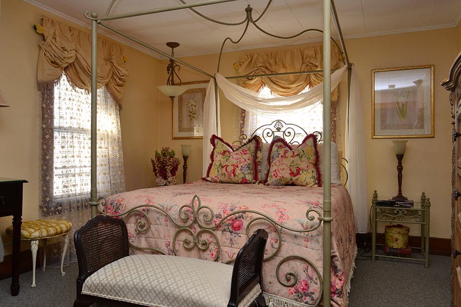 Butler House Bed and Breakfast | 751 Park Place, Niagara Falls, NY 14301, USA | Phone: (716) 930-0107