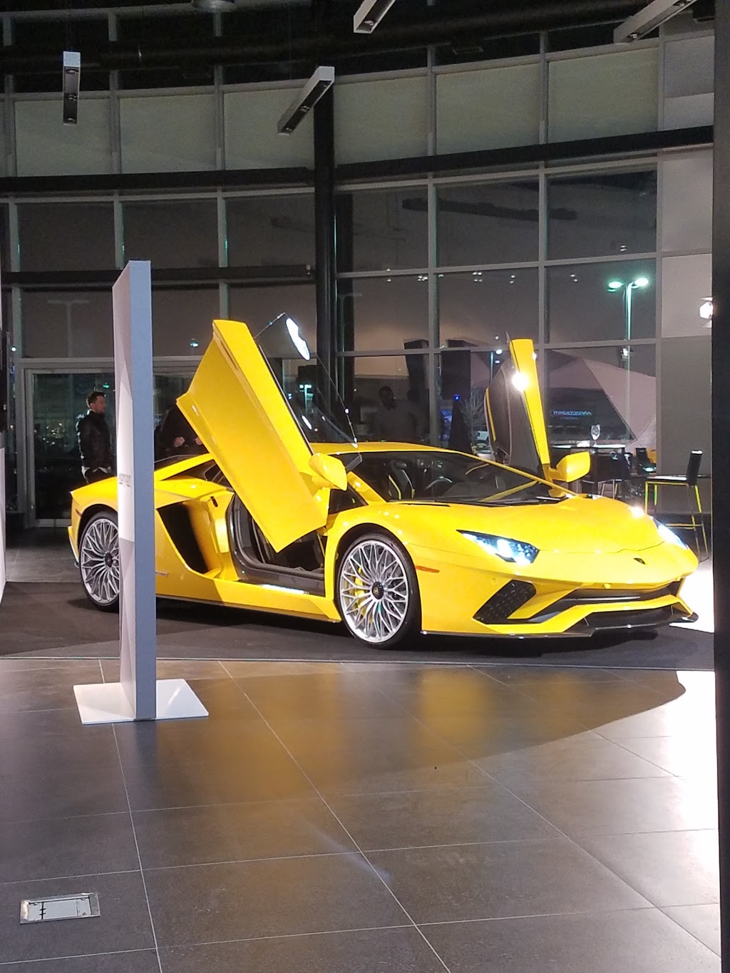 Lamborghini Uptown Toronto | 230 Sweetriver Blvd, Vaughan, ON L6A 4V3, Canada | Phone: (888) 909-6465