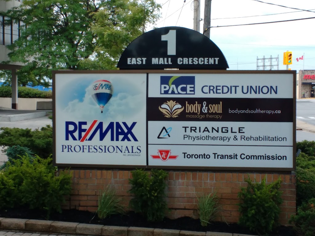 RE/MAX Professionals | 1 The East Mall Crescent, Etobicoke, ON M9B 6G8, Canada | Phone: (416) 232-9000