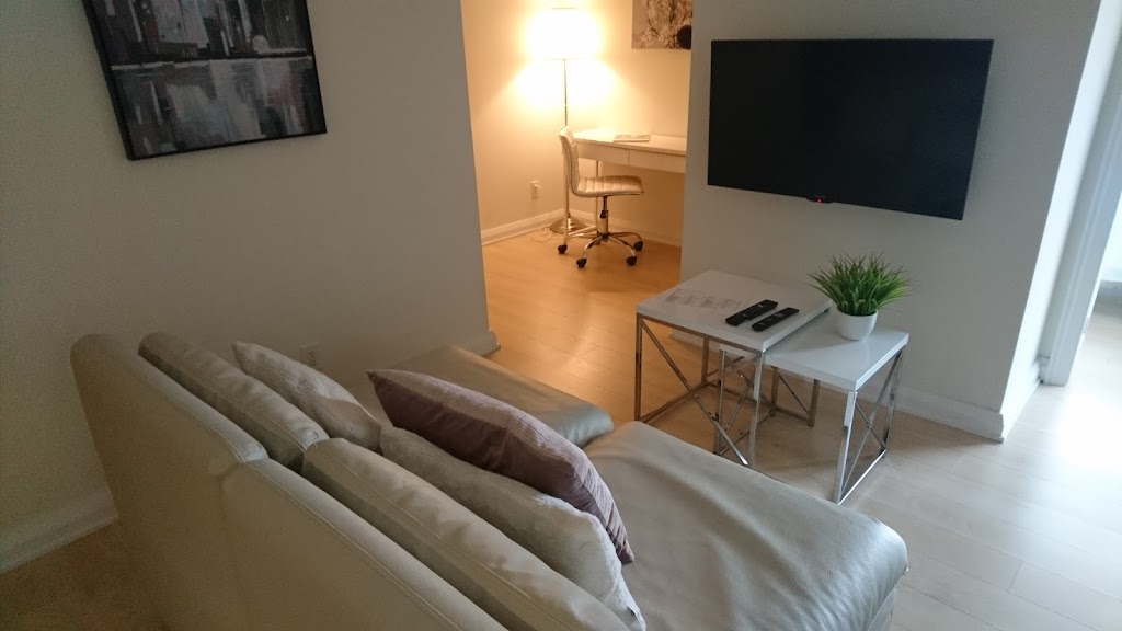 QuickStay - Luxury in Yorkville (Yonge & Bloor) | 155 Yorkville Ave, Toronto, ON M5R 1C4, Canada | Phone: (855) 977-1245