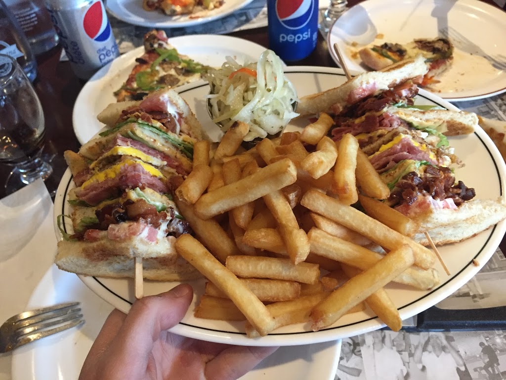Da Bologna Restaurant Pizzeria | 5185 Rue de Charleroi, Montréal-Nord, QC H1G 3A2, Canada | Phone: (514) 321-8361