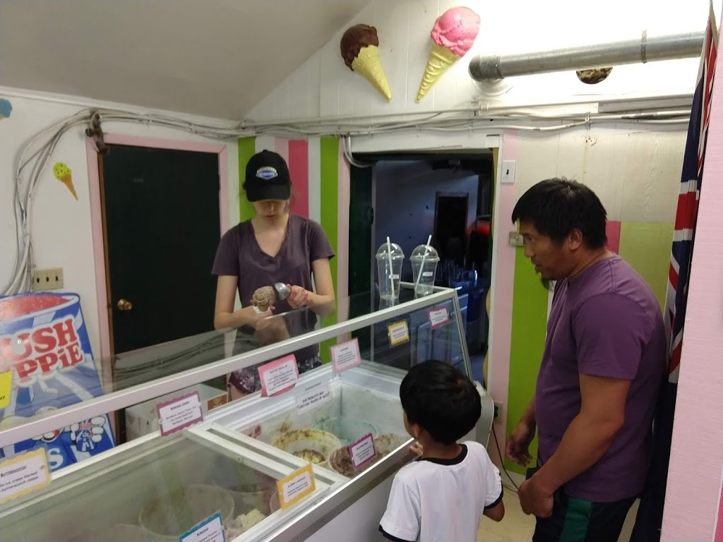 Scoops & Snacks | 44 White Ave, Bragg Creek, AB T0L 0K0, Canada | Phone: (403) 949-3494