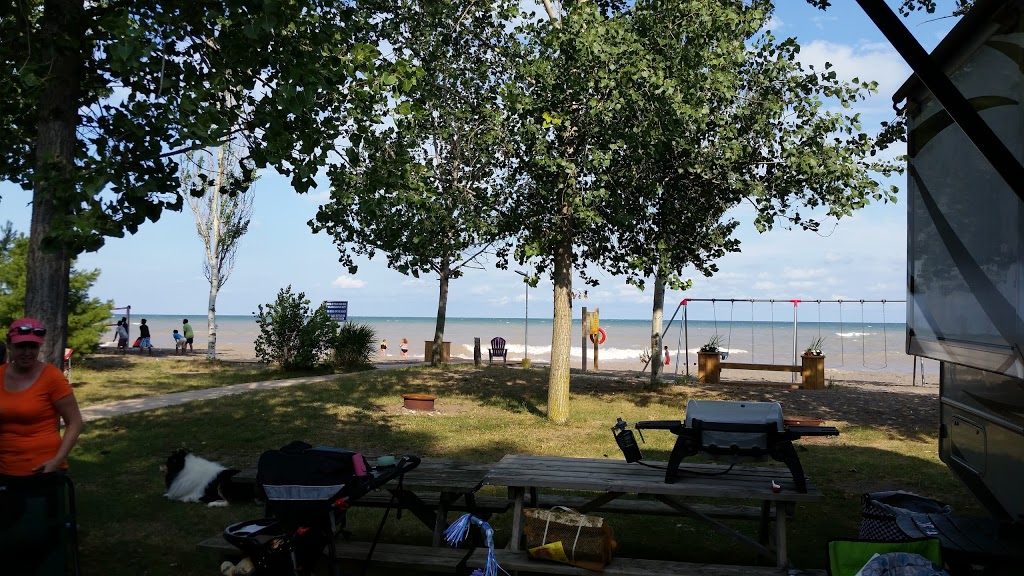 Holiday Harbour Resort | 20951 Pier Rd, Wheatley, ON N0P 2P0, Canada | Phone: (519) 825-7396