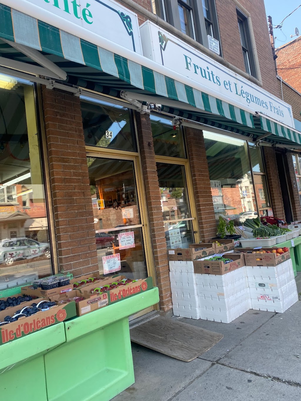 Bol De Fruits De Qualites | 34 Westminster North, Montréal-Ouest, QC H4X 1Z2, Canada | Phone: (514) 481-4411