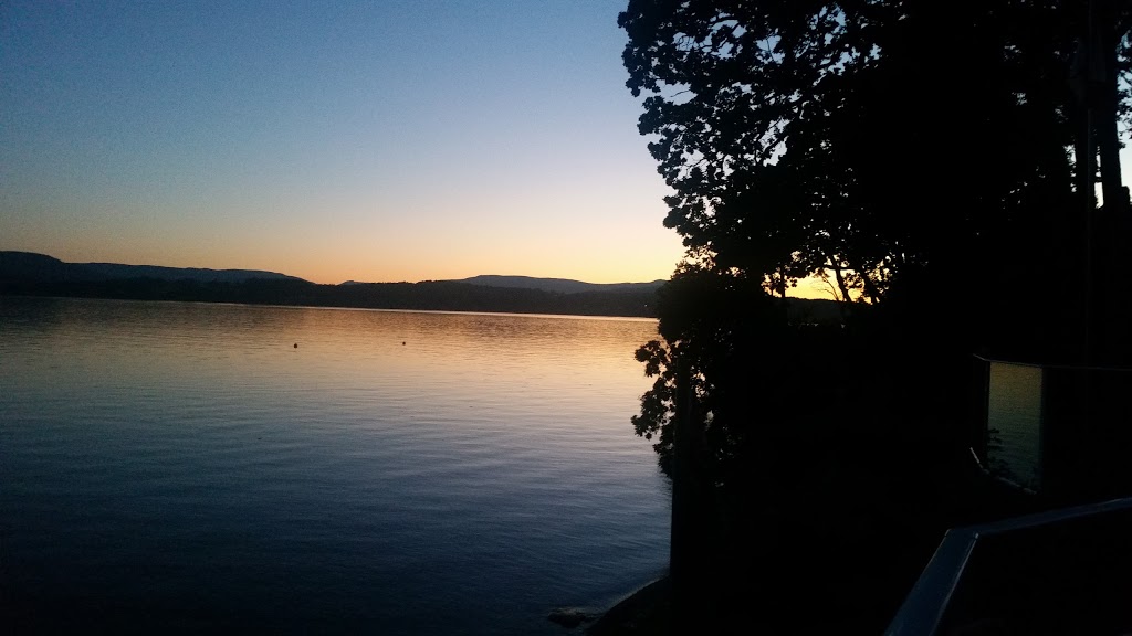 Inlet Beach House B&B | 10830 Madrona Dr, North Saanich, BC V8L 5P1, Canada | Phone: (250) 656-3239
