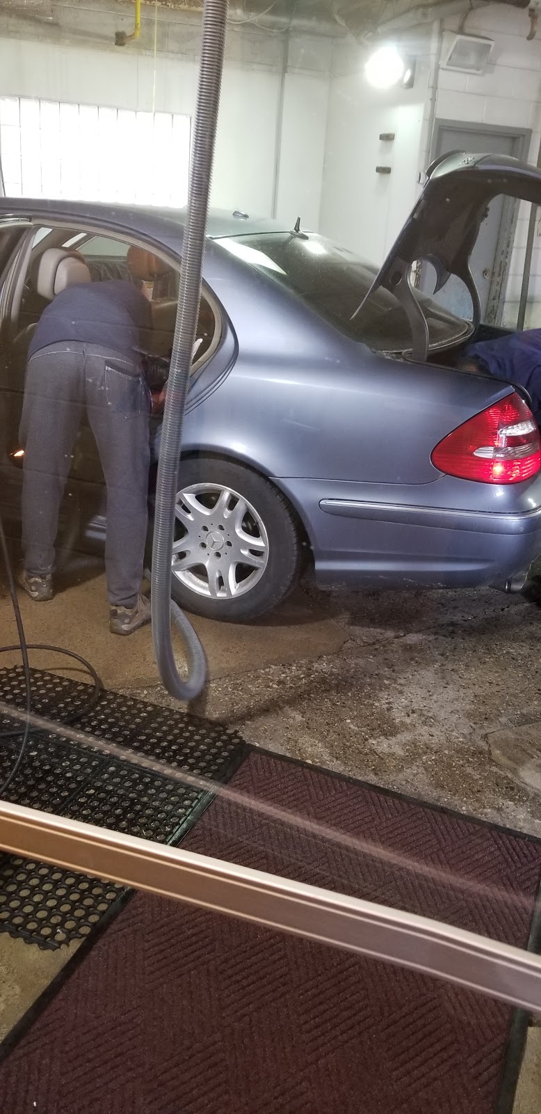 Dennys Touchfree Car Wash Full Service | 3436 Mavis Rd, Mississauga, ON L5C 1T8, Canada | Phone: (905) 272-0611
